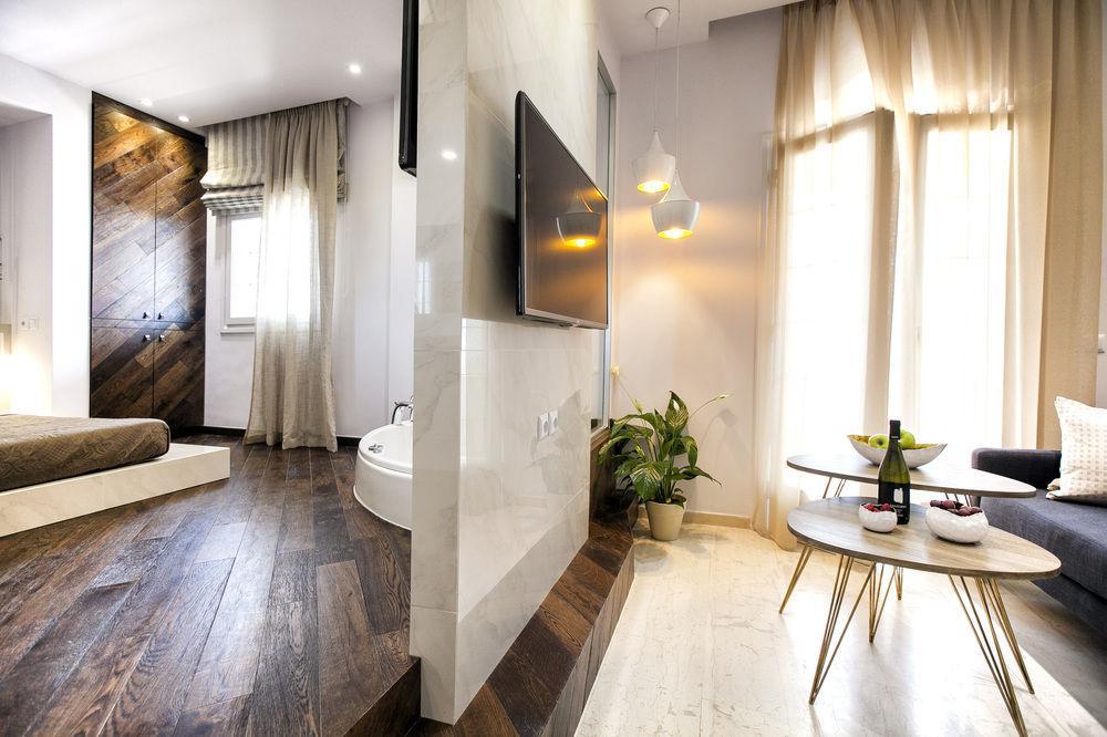 Privee Santorini Hotel เปริสซา ภายนอก รูปภาพ