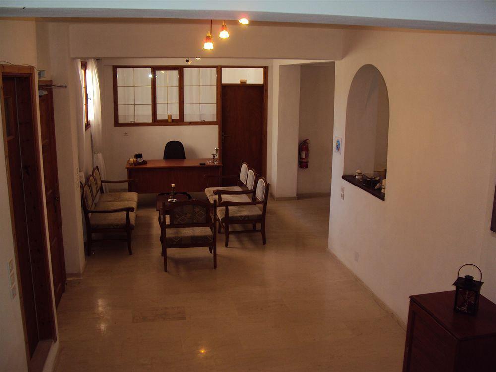Privee Santorini Hotel เปริสซา ภายนอก รูปภาพ