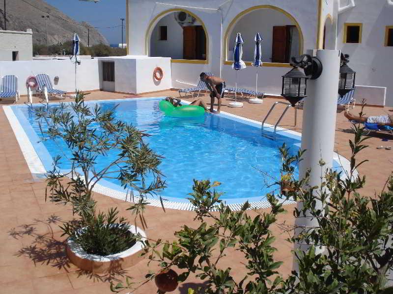 Privee Santorini Hotel เปริสซา ภายนอก รูปภาพ