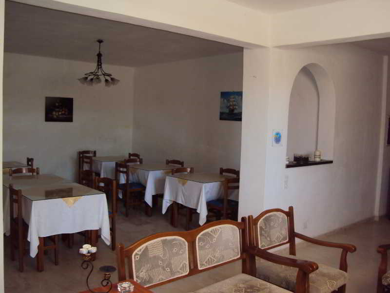 Privee Santorini Hotel เปริสซา ภายนอก รูปภาพ